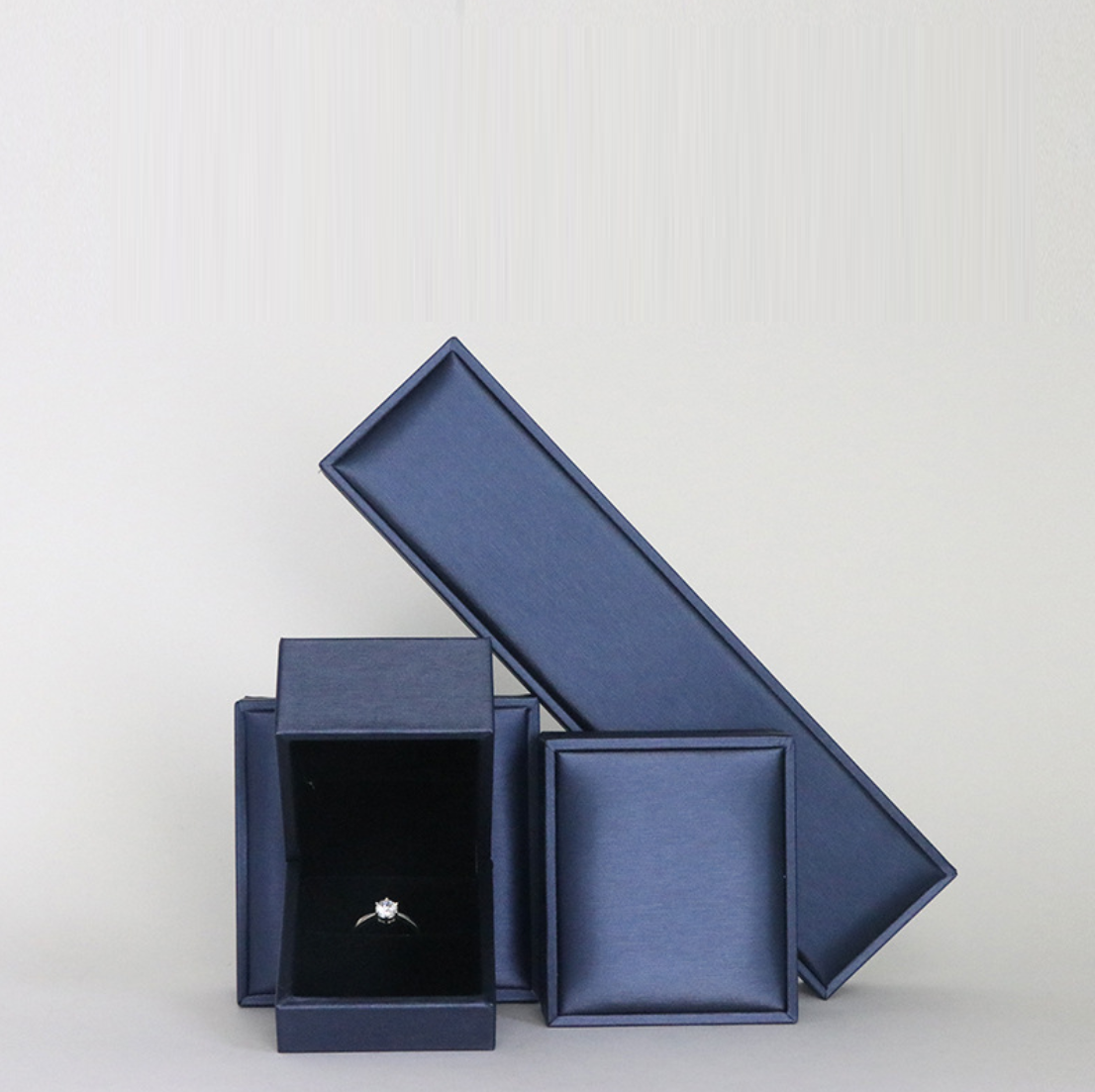 Fashion Classic Luxury Customized Leather Jewelry Boxes Different Sizes Leather Blue Box Jewelry Ring Box Empty