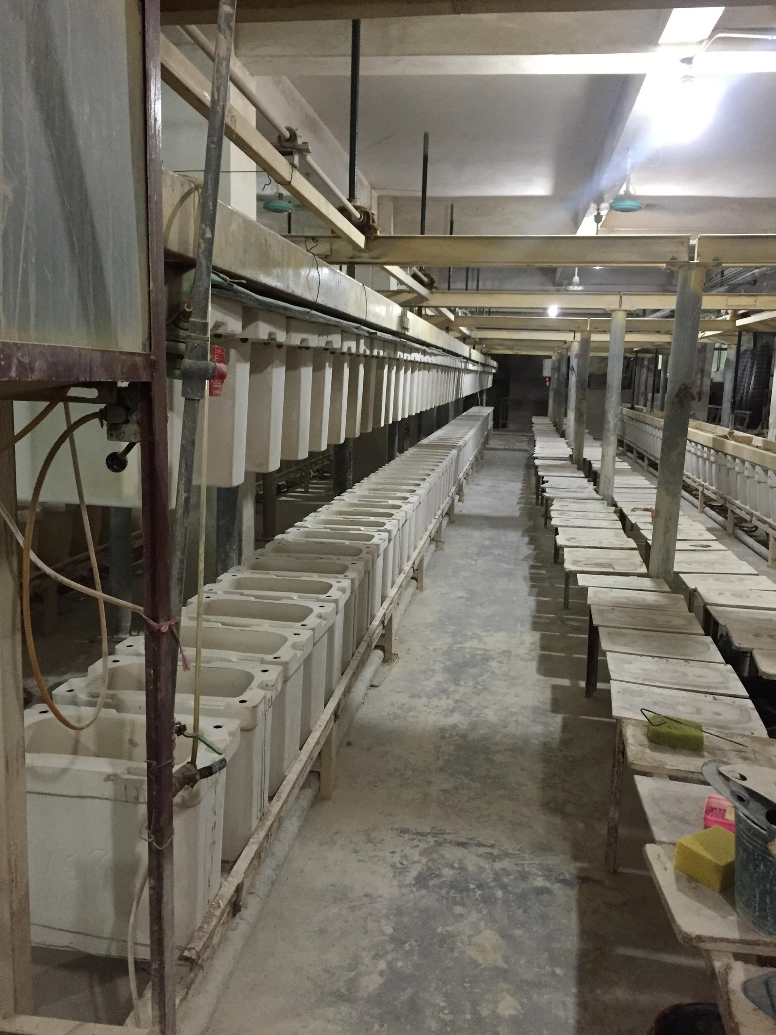 MINGLIU High End Sanitary Ware Bathroom Ceramic Squatting Pan Toilet