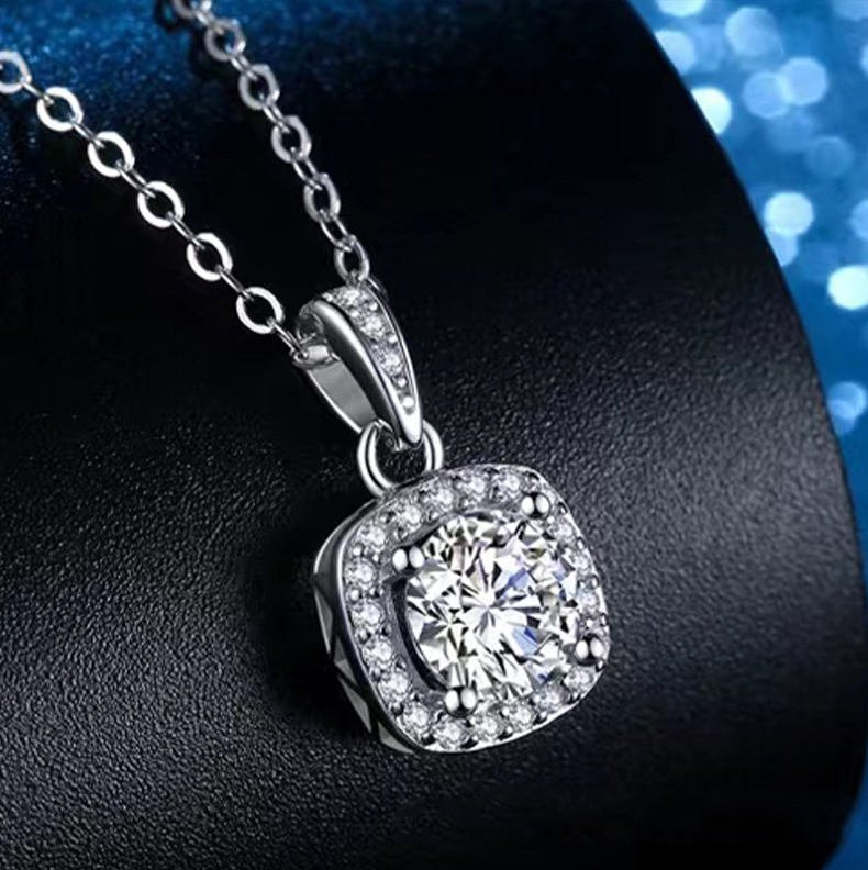 YSYH Elegant Women 925 Silver Jewelry Moissanite Necklace Sterling Silver Pendant Necklaces