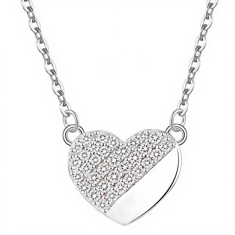 925 Silver Heart Necklace Ladies' Simple Heart-shaped Pendant Necklace with White Moissanite Inlay Suitable for Party Gifts